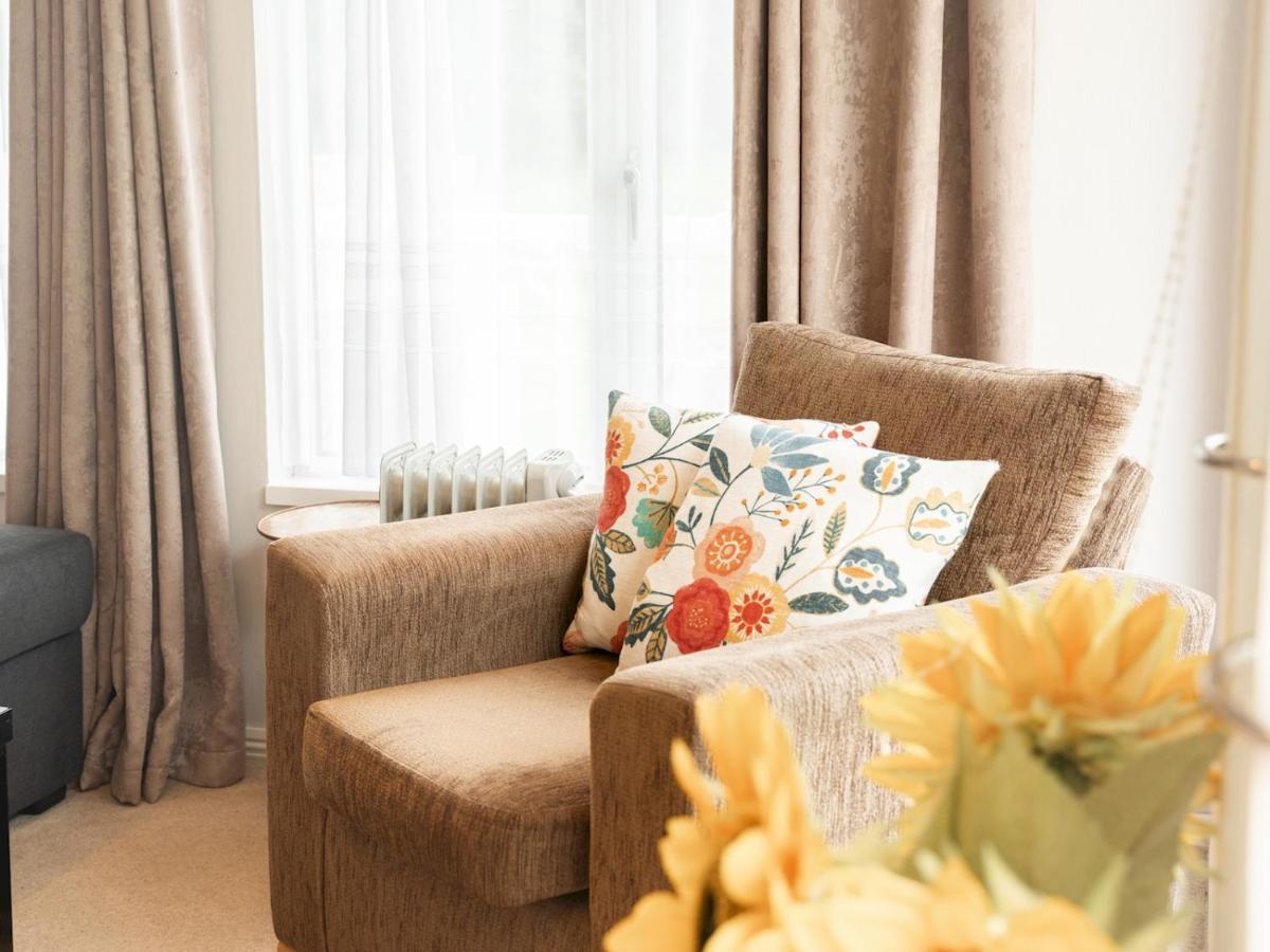 Pass The Keys The Lodge At Point House Farm - Sleeps Up To 6 Chester Exterior foto