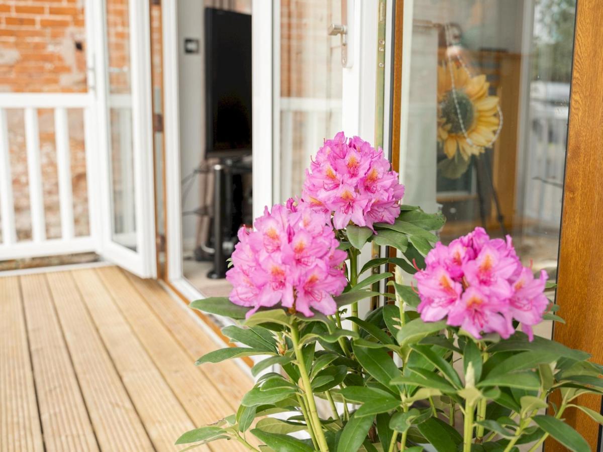 Pass The Keys The Lodge At Point House Farm - Sleeps Up To 6 Chester Exterior foto