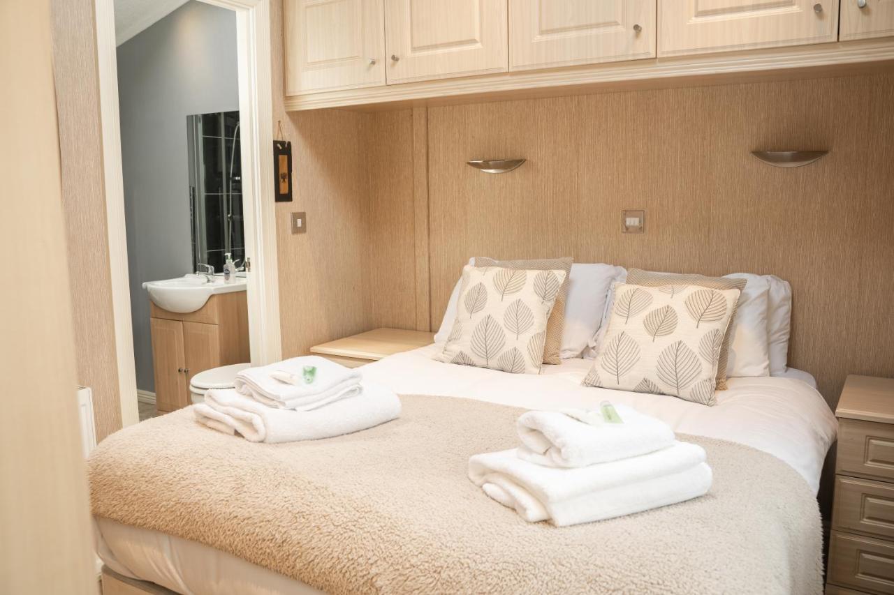 Pass The Keys The Lodge At Point House Farm - Sleeps Up To 6 Chester Exterior foto